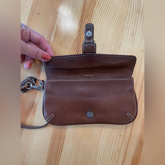 Vintage Coach Brown Leather Wristlet EUC - Picture 3 of 7